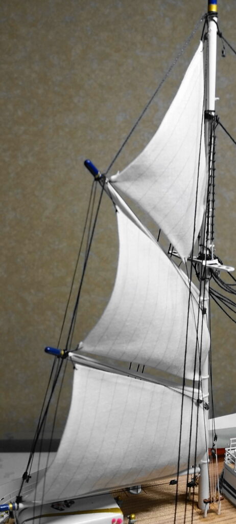 日本丸 帆船模型 ジガーマスト帆の取り付け