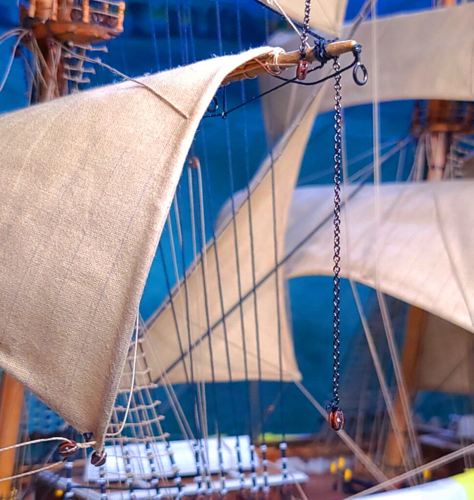 帆船模型 カティサーク ブレースの部品 チェーン取付