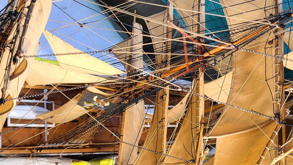 帆船模型 カティサーク スタンスル ロープが入り組んで 通すのが困難