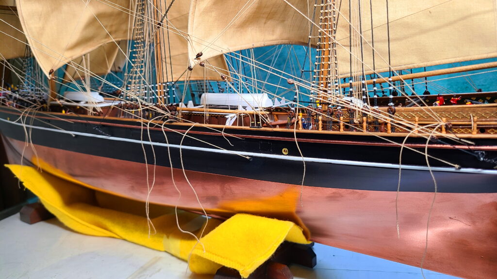 帆船模型 カティサーク スタンスル ロープ張り完成後 末端 カット