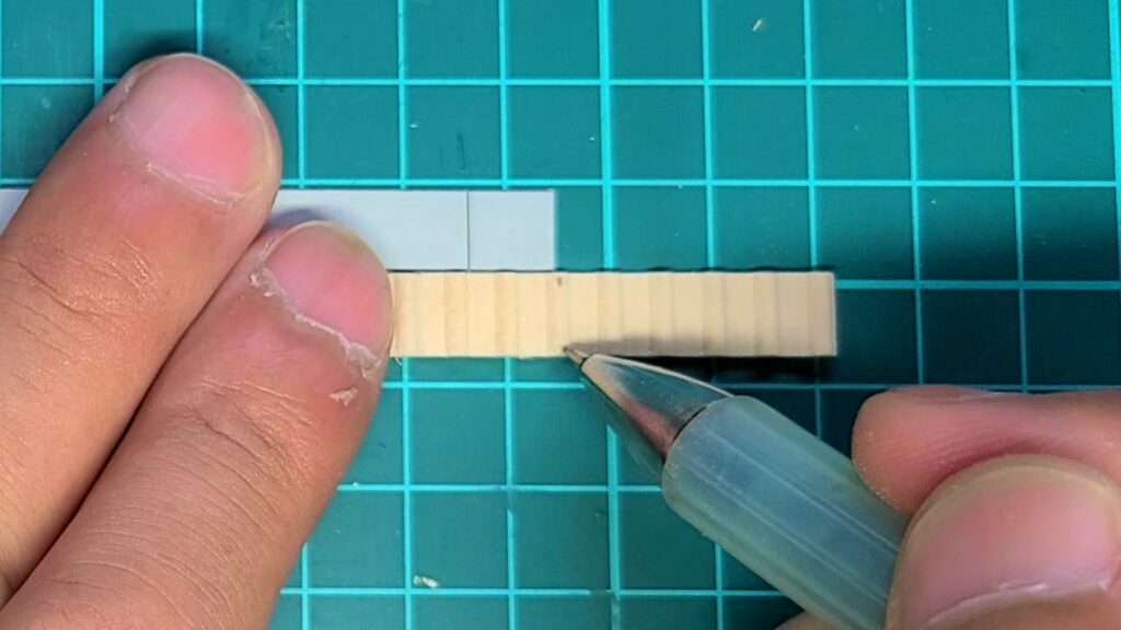 日光東照宮陽明門作り方　袖瓦の両端 凸部に印を付ける　