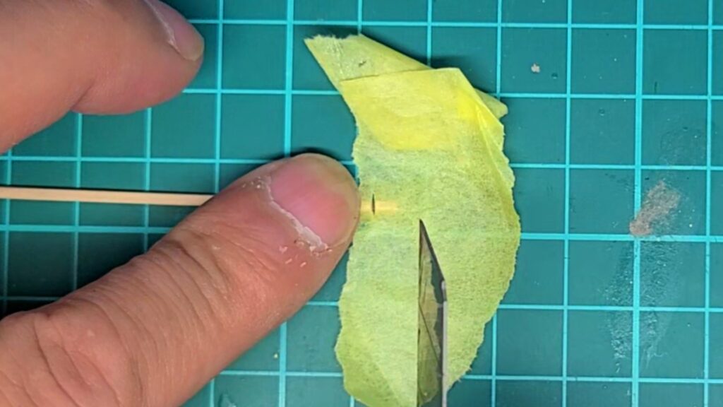 日光東照宮陽明門作り方　六葉の軸 飛ばない様に テープで保護　