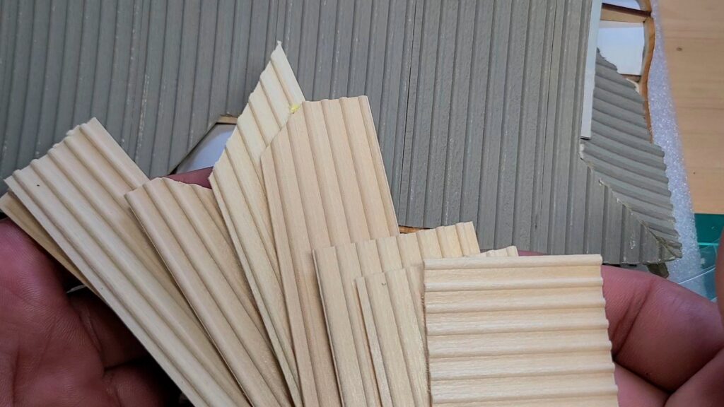 日光東照宮陽明門作り方　桟瓦がこんなに余っているので、唐破風屋根の部材を作ってみます