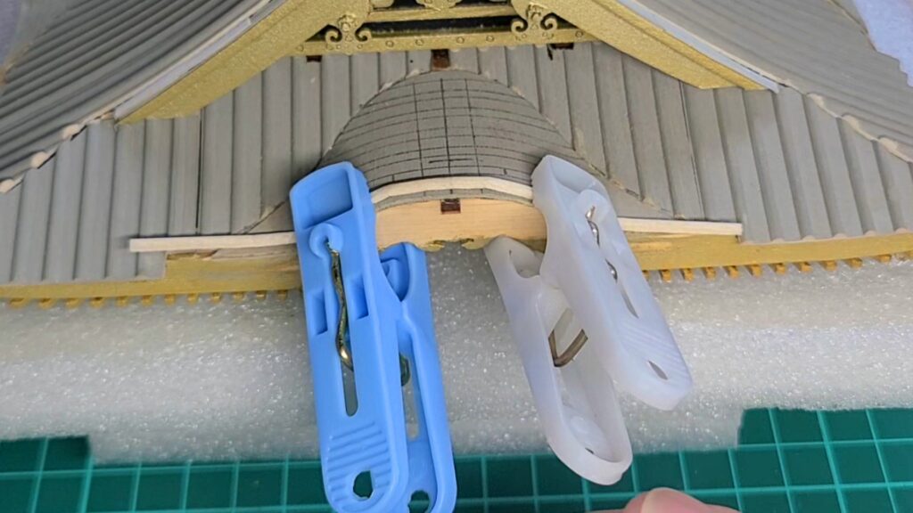 日光東照宮陽明門作り方　桟瓦の凸部を利用して、唐破風屋根の部材を作ってみた