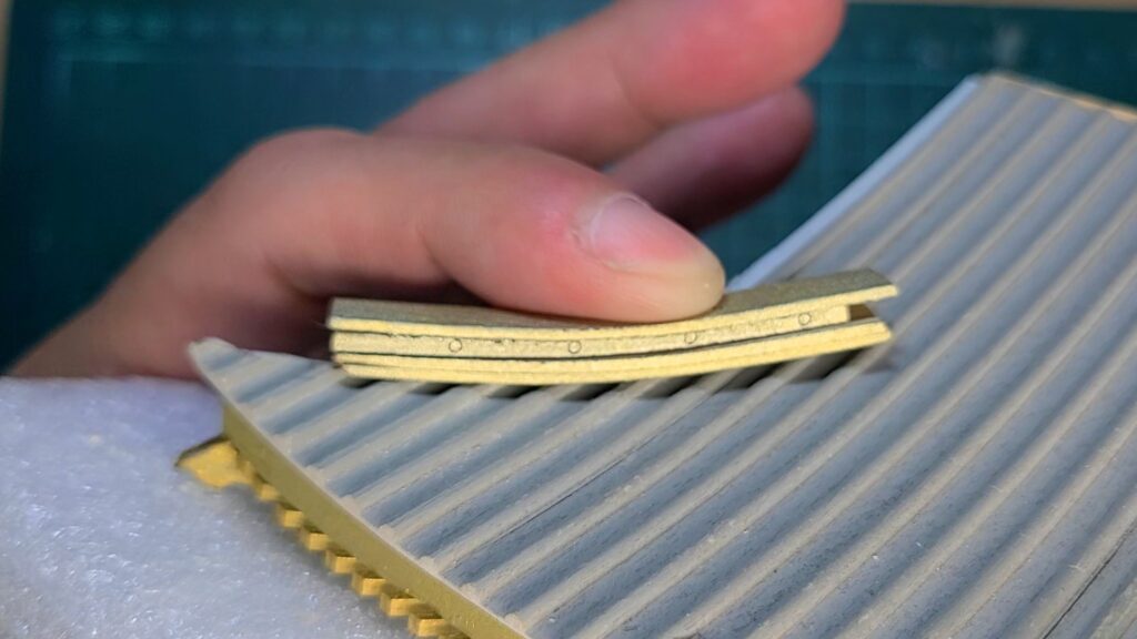 ウッディジョー 日光東照宮陽明門作り方　隅棟の反りを確認