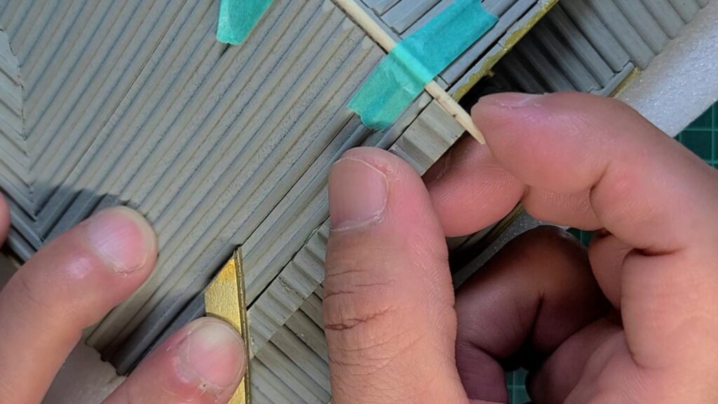 ウッディジョー 日光東照宮陽明門作り方　掛瓦の頂点も 丁度良さそうです