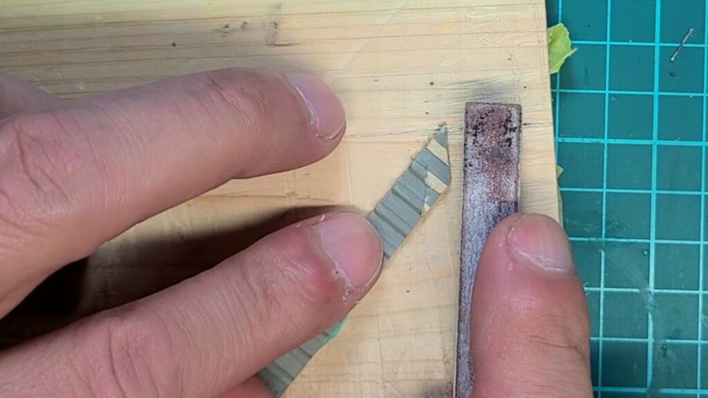 ウッディジョー 日光東照宮陽明門作り方　ペーパーで削り 様子を見ていきます