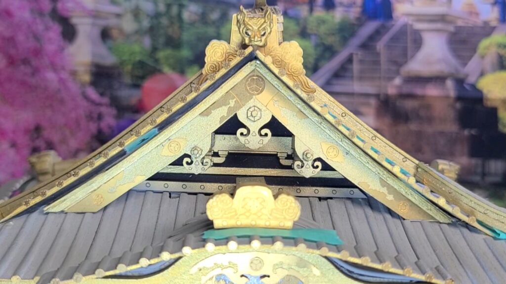 ウッディジョー 日光東照宮陽明門作り方　妻破風板 エッチングパーツ貼り付け完成