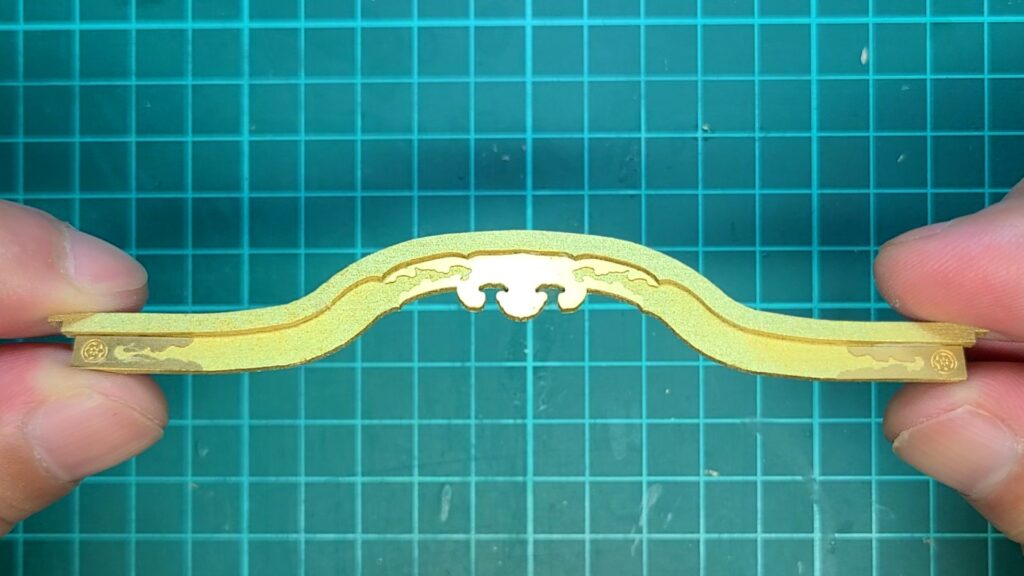 ウッディジョー 日光東照宮陽明門作り方　唐破風板 エッチングパーツ取り付け完成