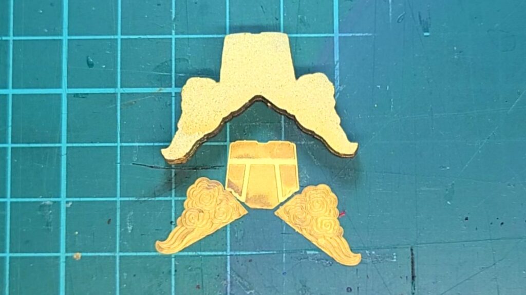 ウッディジョー 日光東照宮陽明門作り方　大棟 鬼瓦のエッチングパーツ