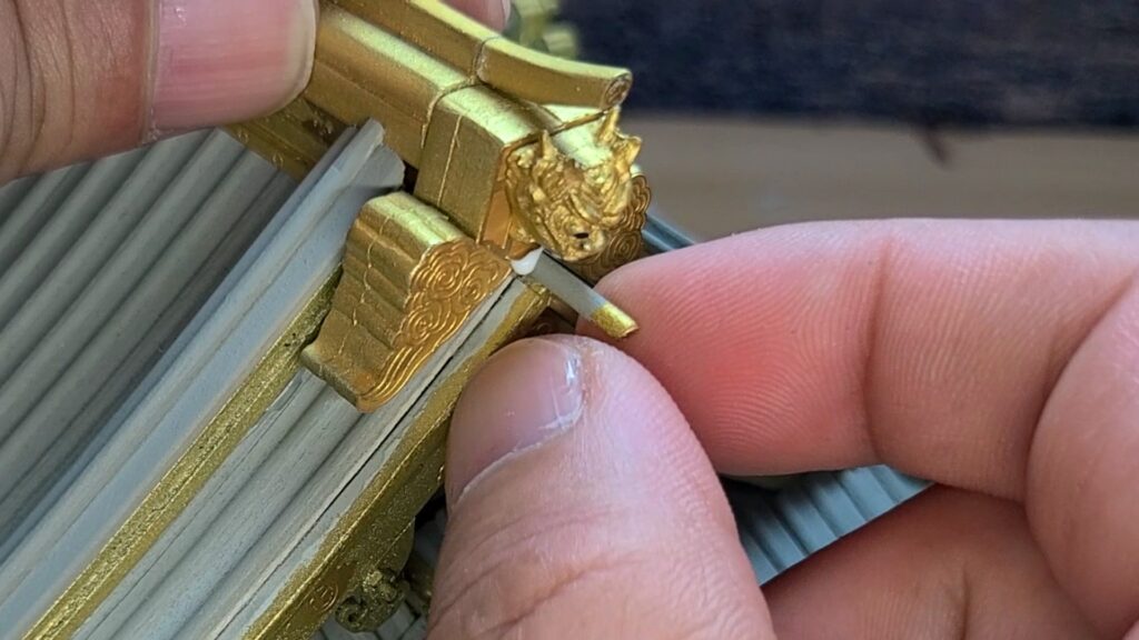 ウッディジョー 日光東照宮陽明門作り方　掛瓦の頂点を自作しましたので、ご参考にしてください。