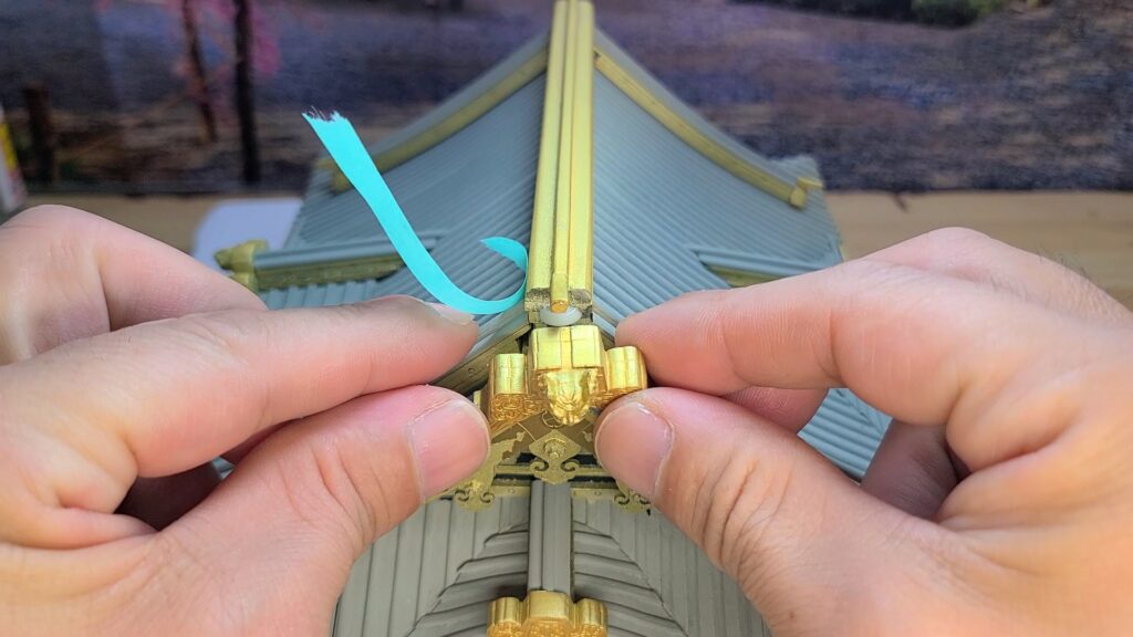 ウッディジョー 日光東照宮陽明門作り方　鬼瓦を取り付けます