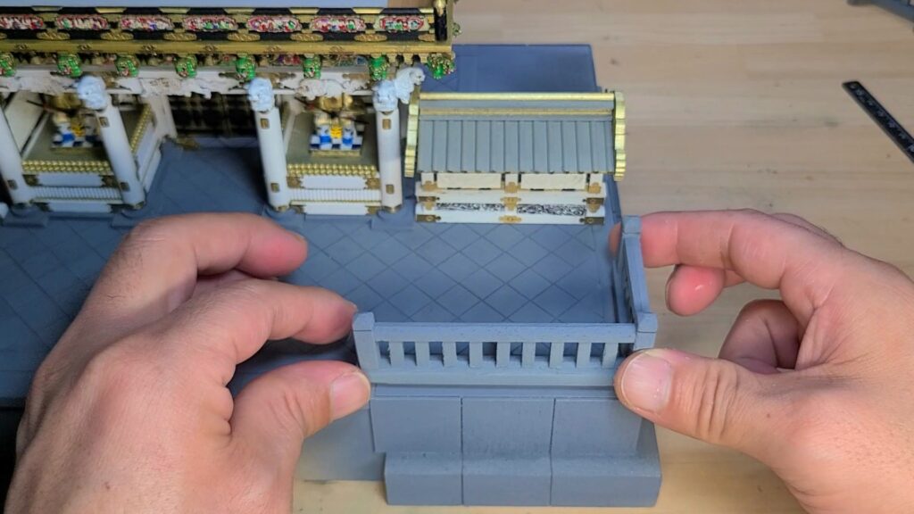 ウッディジョー 日光東照宮陽明門作り方　基壇に、石柵を貼り付けています