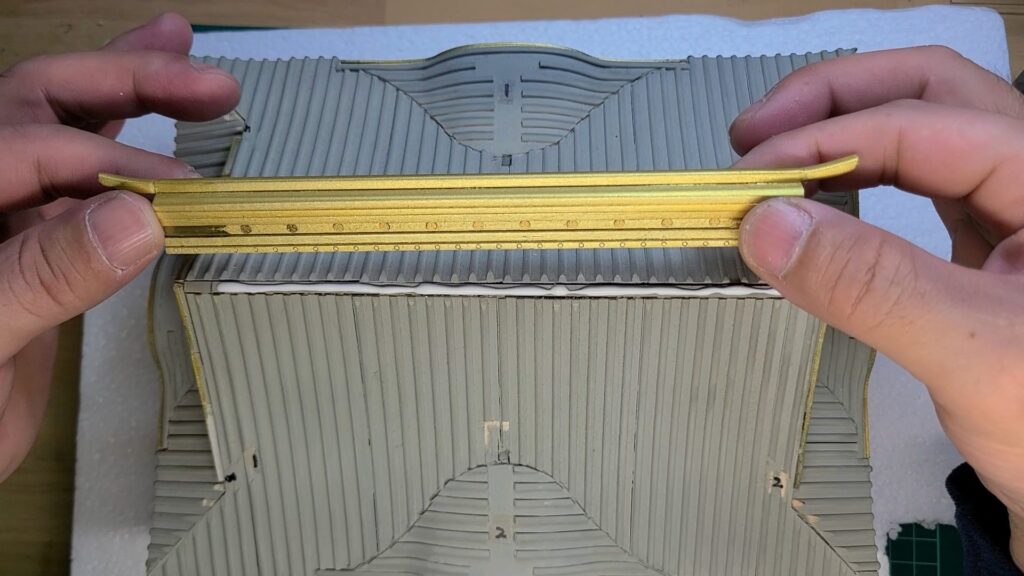 ウッディジョー 日光東照宮陽明門作り方　大棟を接着します