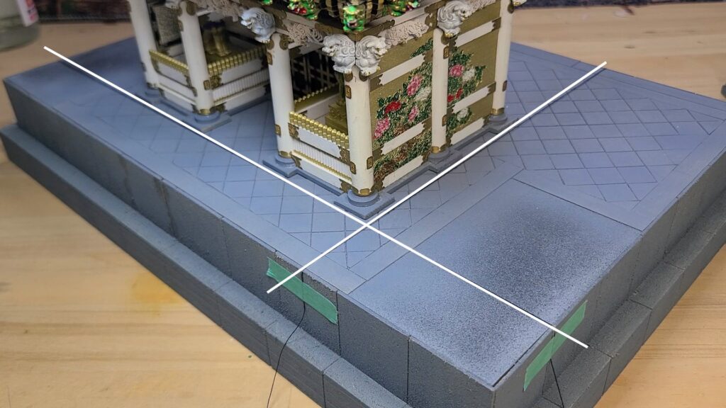 ウッディジョー 日光東照宮陽明門作り方　下層を建てる基準線を 糸を使って割り出します